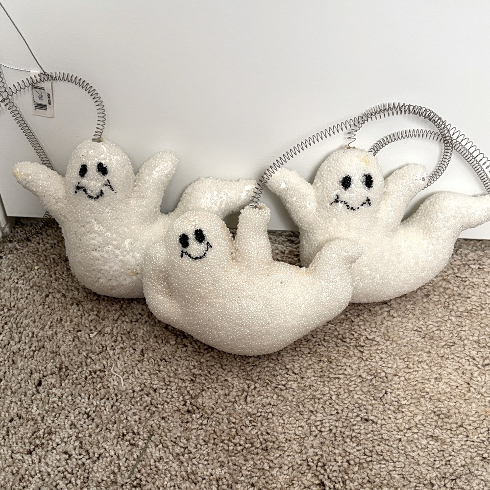 🆕GIFT CRAFT: Charming White Ghost Figurines - Set of 3 (SEE PICTURES)